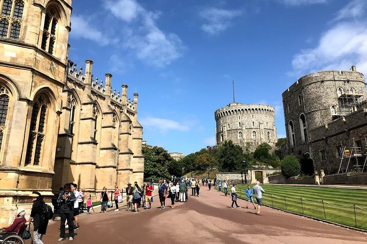 Monarch's London: Windsor Castle & Hampton Court Palace - Photo 1 of 25